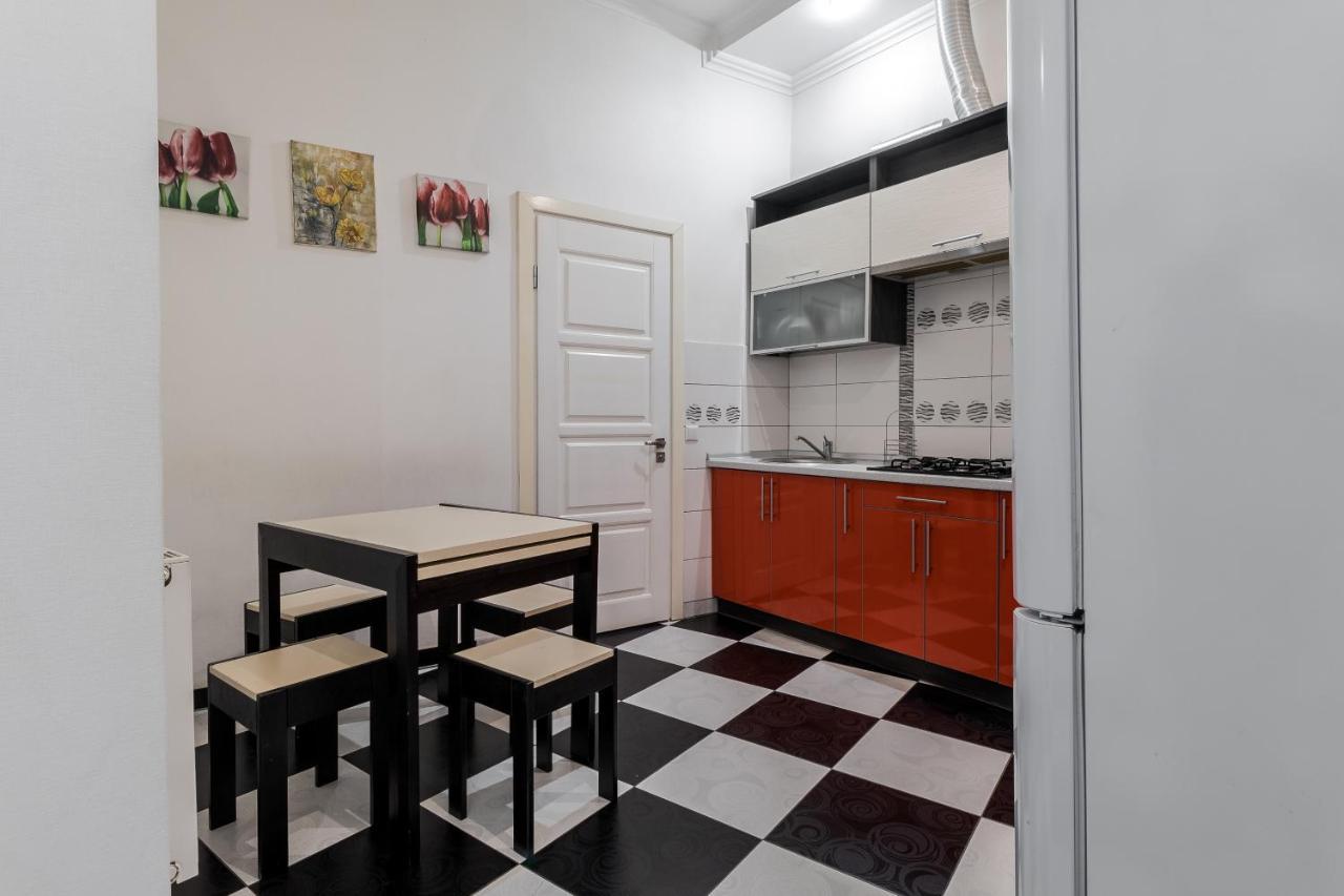 Halytska Apartment Lwów Zewnętrze zdjęcie