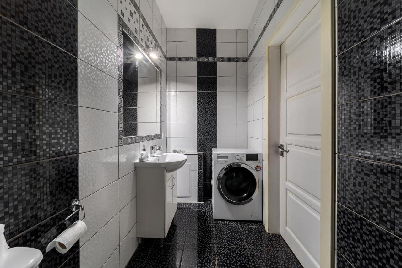 Halytska Apartment Lwów Zewnętrze zdjęcie